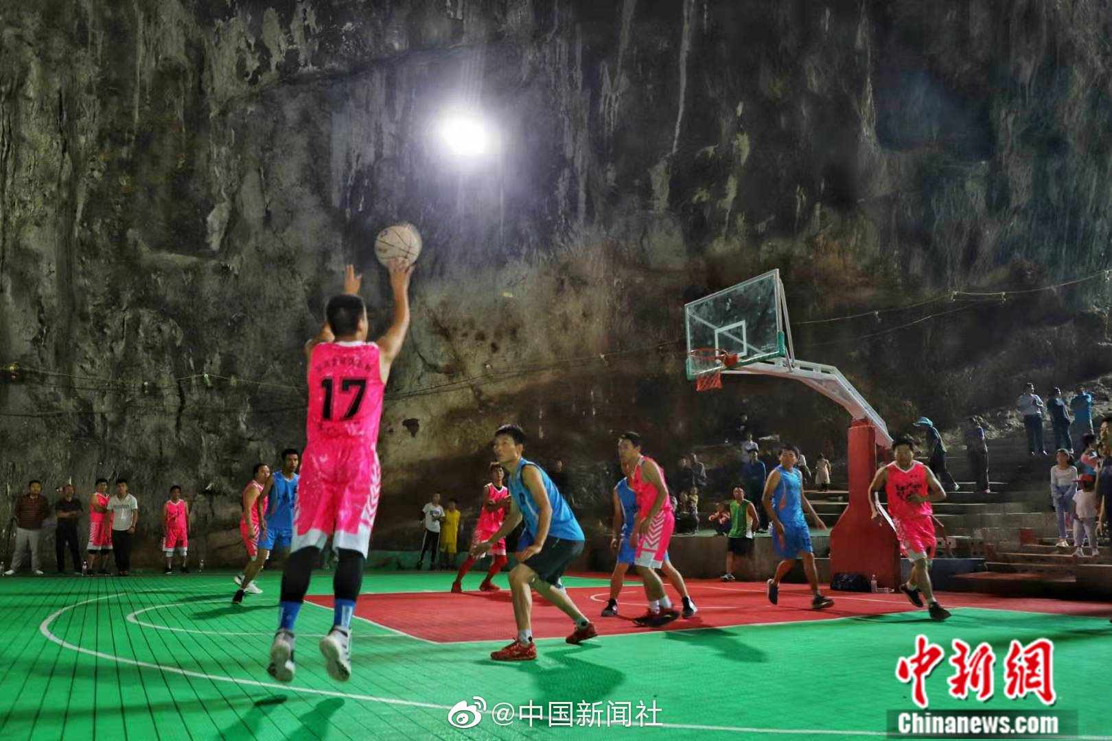 关于哈兰德重返赛场，领先优势明显首场状态出色，公牛观众沸腾！的信息
