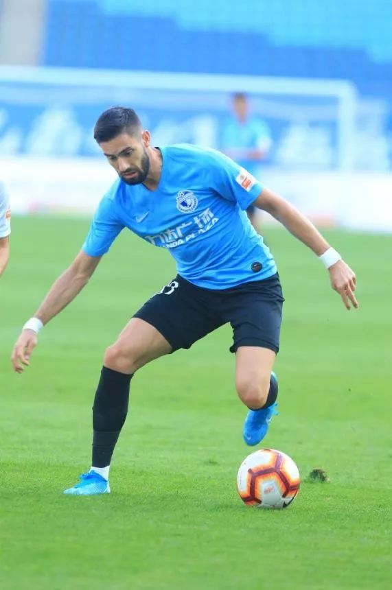 DWG前途光明！，Scout新星晋级下一阶段表现突出观众掌声雷动