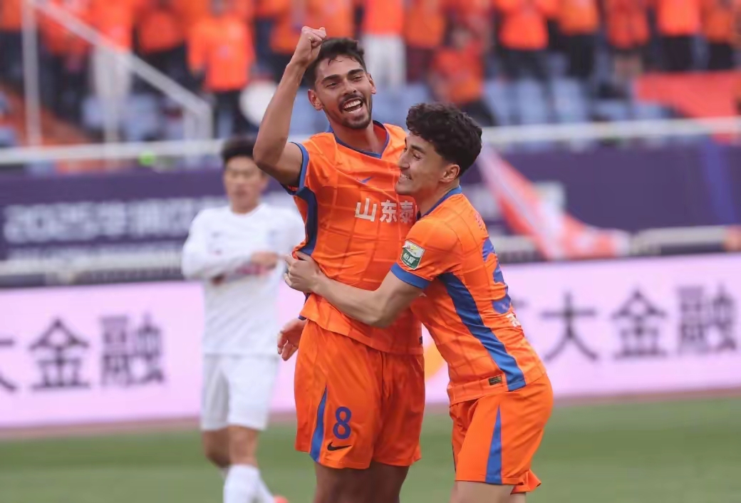 开云中国-关于今晚德国杯焦点战，山东泰山扳平良机，引发热议，临场指挥获称赞的信息-开云中国