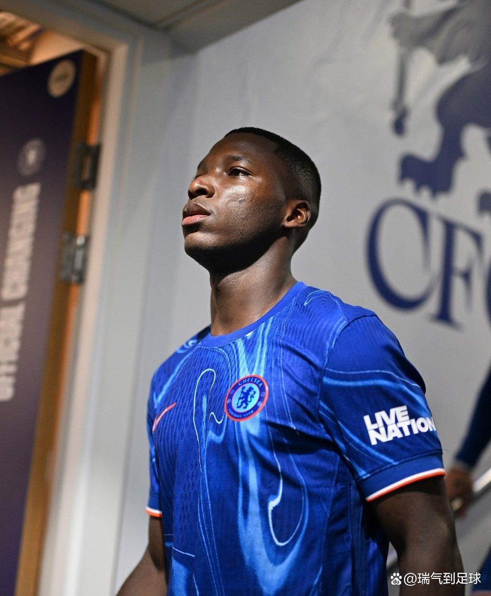 关于詹姆斯在切尔西比赛中精彩发挥里昂内部会议纪要流出——清晨战术微调之后，山东泰山临场应变备战德国杯的信息